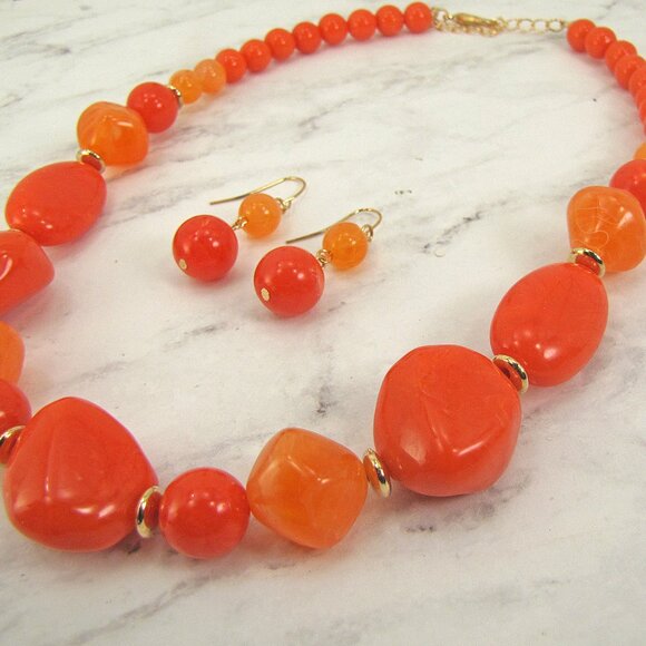 Orange bead necklace earring set with large chunky beads and gold accents - Picture 5 of 12